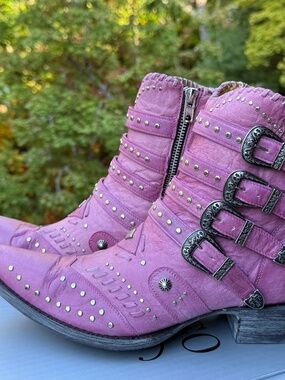 Old Gringo boots. Purple. Buckles galore. So stinking cute! 8.5 NEW
